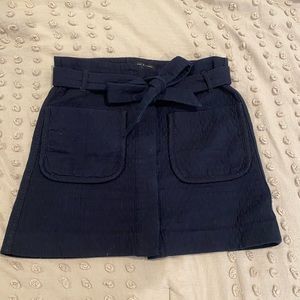 Rag and bone mini skirt - button closure on inside / belt with bow in front
